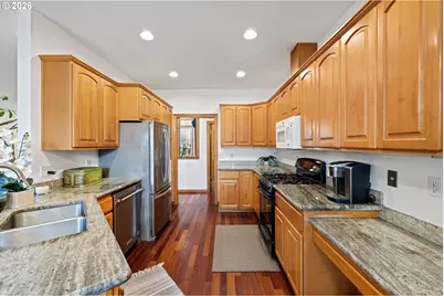 970 T St, Springfield, OR 97477 - Photo 10