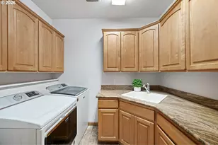 970 T St, Springfield, OR 97477 - Photo 30