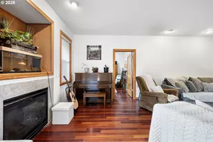 970 T St, Springfield, OR 97477 - Photo 8