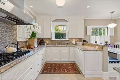 2836 NW Cumberland Rd, Portland, OR 97210 - Photo 18