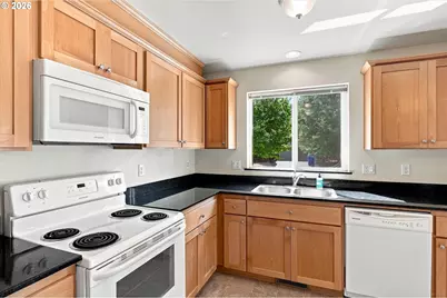 4745 N Amherst St, Portland, OR 97203 - Photo 8