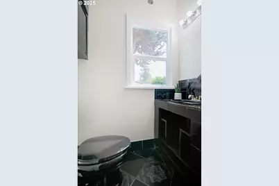 805 N Kelso Ave, Kelso, WA 98626 - Photo 20