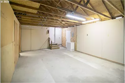 805 N Kelso Ave, Kelso, WA 98626 - Photo 38