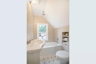 805 N Kelso Ave, Kelso, WA 98626 - Photo 32