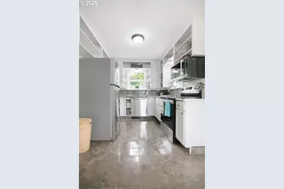 805 N Kelso Ave, Kelso, WA 98626 - Photo 10