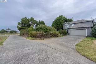 615 SW Seabird Dr, Bandon, OR 97411 - Photo 6