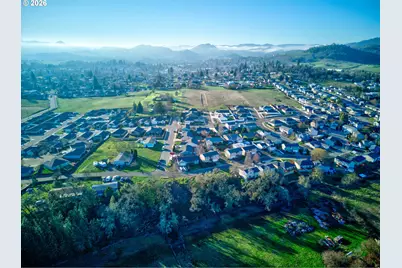 111 SE Lebleu Ln, Winston, OR 97496 - Photo 10