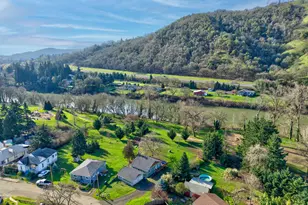 1410 SE Micelli St, Roseburg, OR 97470 - Photo 2