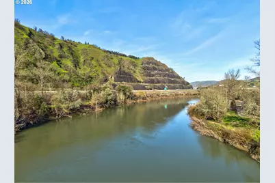 1410 SE Micelli St, Roseburg, OR 97470 - Photo 36