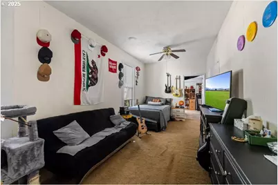 214 N Peach St, Medford, OR 97501 - Photo 14