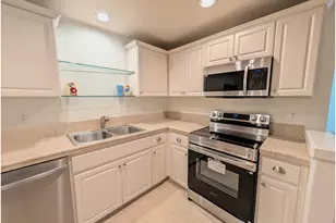 8906 NE Brentford Way, Hillsboro, OR 97006 - Photo 10