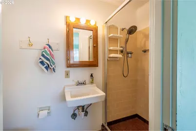 615 Jackson Ave SW, Bandon, OR 97411 - Photo 22