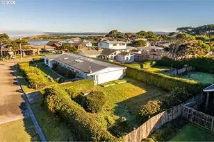 615 Jackson Ave SW, Bandon, OR 97411 - Photo 38