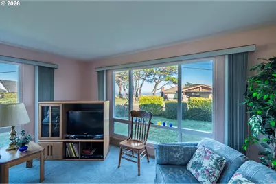 615 Jackson Ave SW, Bandon, OR 97411 - Photo 8