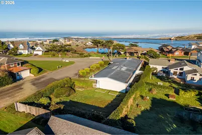 615 Jackson Ave SW, Bandon, OR 97411 - Photo 4