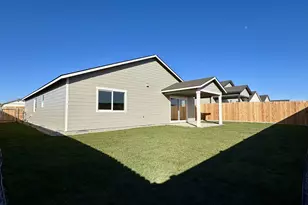862 NE Laurel Spgs Dr, Hermiston, OR 97838 - Photo 10