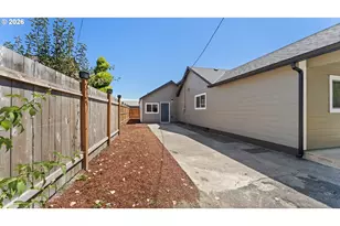 9400 NE Gertz Ct, Portland, OR 97211 - Photo 38