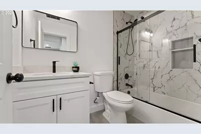 9400 NE Gertz Ct, Portland, OR 97211 - Photo 36