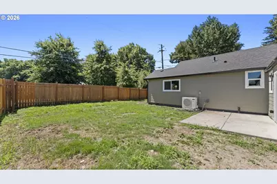 9400 NE Gertz Ct, Portland, OR 97211 - Photo 40