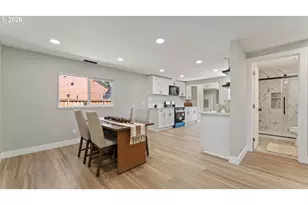 9400 NE Gertz Ct, Portland, OR 97211 - Photo 10