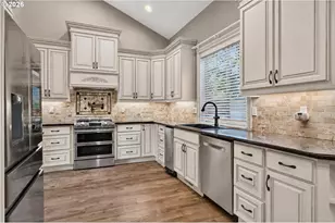 12604 SW Creekshire Dr, Tigard, OR 97223 - Photo 18