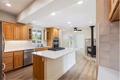 3730 Amber Ln, Roseburg, OR 97471 - Photo 8