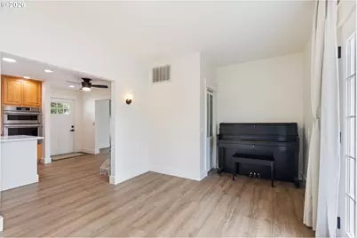 3730 Amber Ln, Roseburg, OR 97471 - Photo 12