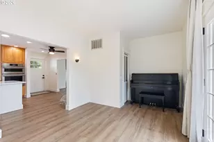 3730 Amber Ln, Roseburg, OR 97471 - Photo 12