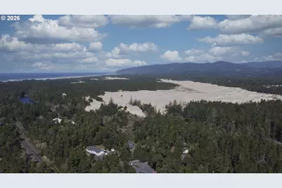 87977 Kelsie Way, Florence, OR 97439 - Photo 12