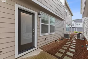 7016 SE Frasier Ln, Hillsboro, OR 97123 - Photo 2