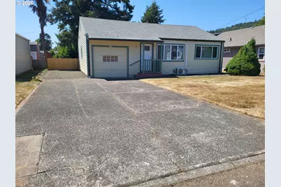 1023 N Knott St, Coquille, OR 97423 - Photo 2