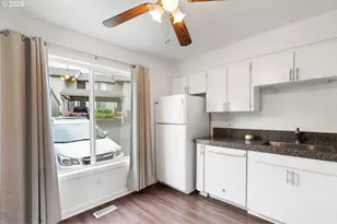 10900 SW 76th Pl, Portland, OR 97223 - Photo 8