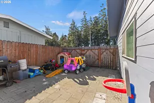 1617 Arthur St, North Bend, OR 97459 - Photo 34
