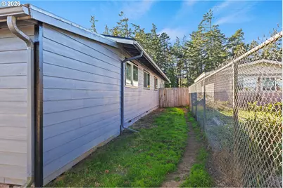 1617 Arthur St, North Bend, OR 97459 - Photo 40