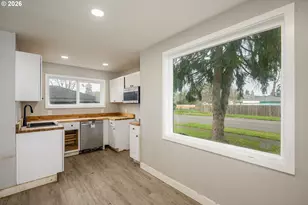 1879 G St, Springfield, OR 97477 - Photo 2