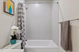 4643 N Gantenbein Ave, Portland, OR 97217 - Photo 32