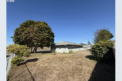 2975 Colorado Ave, North Bend, OR 97459 - Photo 24