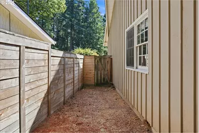 485 Country Club Ct, Lake Oswego, OR 97034 - Photo 34