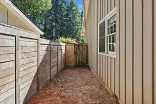 485 Country Club Ct, Lake Oswego, OR 97034 - Photo 34