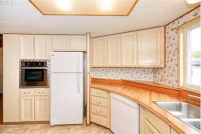 1411 NW 9th Ct, McMinnville, OR 97128 - Photo 10