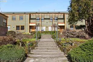 2025 SE Caruthers St, Portland, OR 97214 - Photo 2