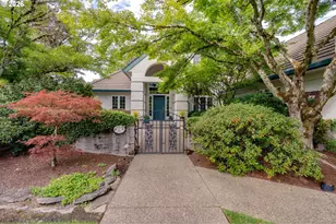 1081 NW Baker Crest Ct, McMinnville, OR 97128 - Photo 2