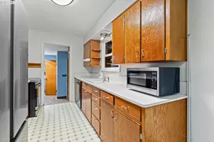 1610 NE 9th St, McMinnville, OR 97128 - Photo 14