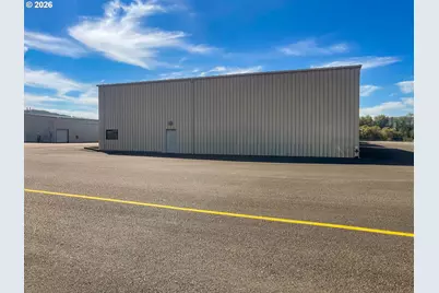 2815 NW Aviation Dr, Roseburg, OR 97470 - Photo 18