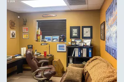 2815 NW Aviation Dr, Roseburg, OR 97470 - Photo 6