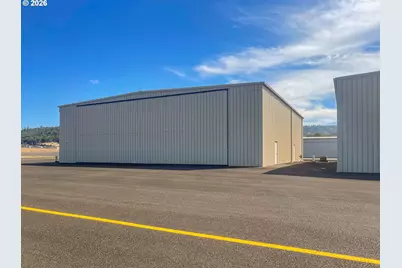 2815 NW Aviation Dr, Roseburg, OR 97470 - Photo 1