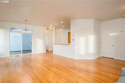 1113 W Powell Blvd, Gresham, OR 97030 - Photo 6