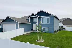 472 Cardinal Pl, Umatilla, OR 97882 - Photo 2