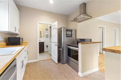 1241 NW Couch St, Camas, WA 98607 - Photo 20