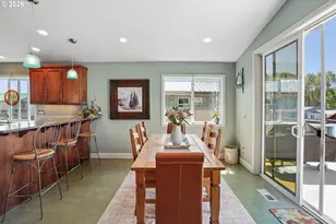 18525 NE Marine Dr, Portland, OR 97230 - Photo 14